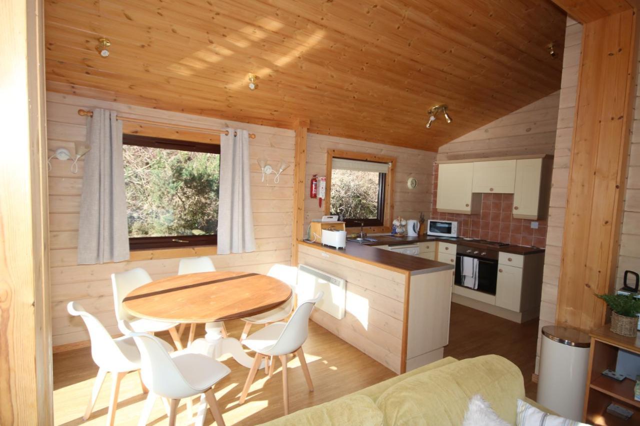 Hartland Hideaway Lodge Woolfardisworthy  ภายนอก รูปภาพ